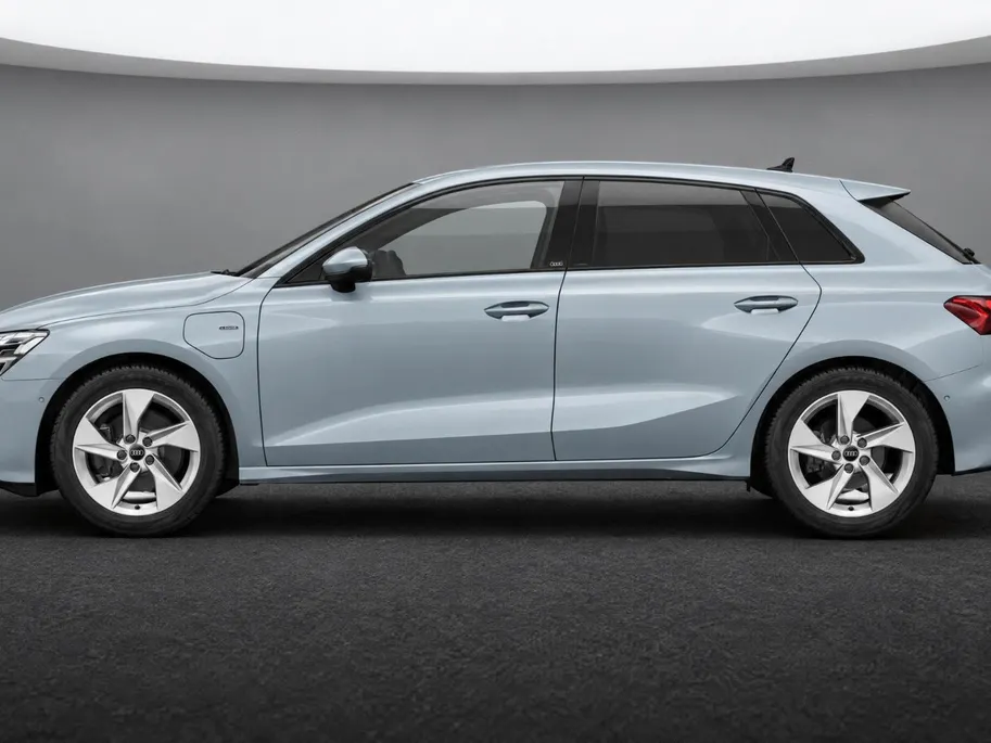 Audi A3 e-hybrid Advanced edition 204 PK · MMI experience plus · Optiekpakket zwart plus · Privacy glas