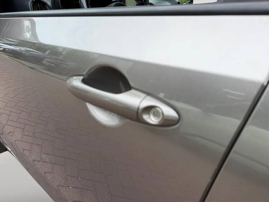 Kia Picanto 1.0 MPi DynamicLine DEALER ONDERHOUDEN | NAVIGATIE | ACHTERUITRIJCAMERA | RESTERENDE FABRIEKSGARANTIE TM 20230