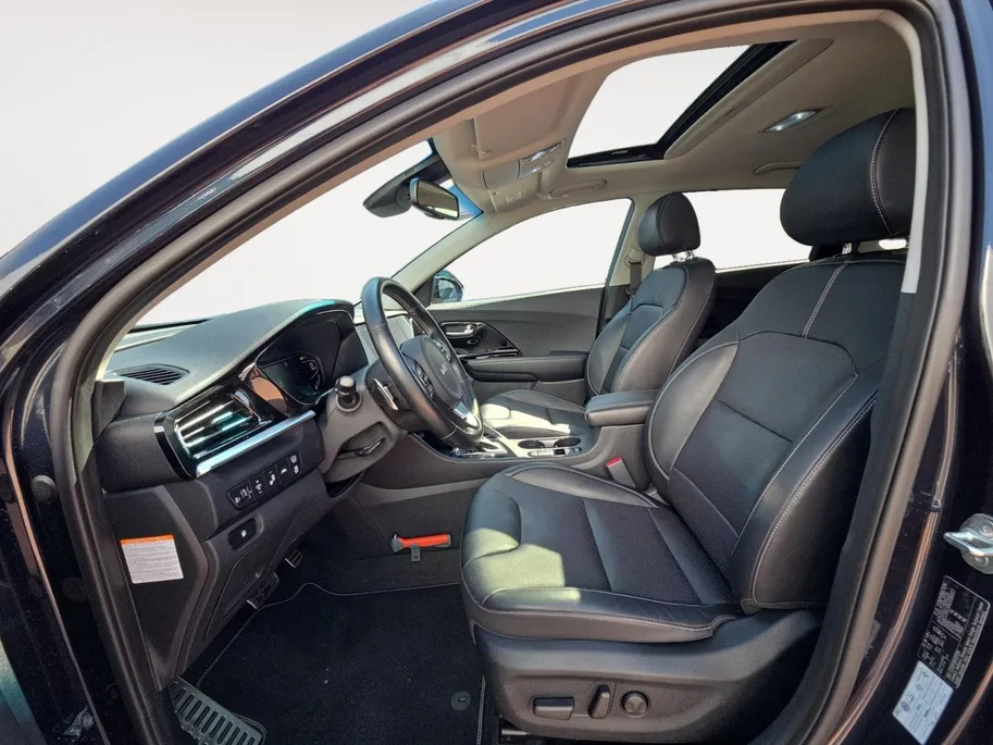 Kia Niro 1.6i Hybrid ExecutiveLine | Automaat | 1e Eigenaar | Dealer onderhouden | JBL | Schuif-/kanteldak | Cruise Control Adaptief | Leder | Stoelverwarming en verkoling | LM Velgen | Carplay | Camera | FabriekGarantie tot 2032