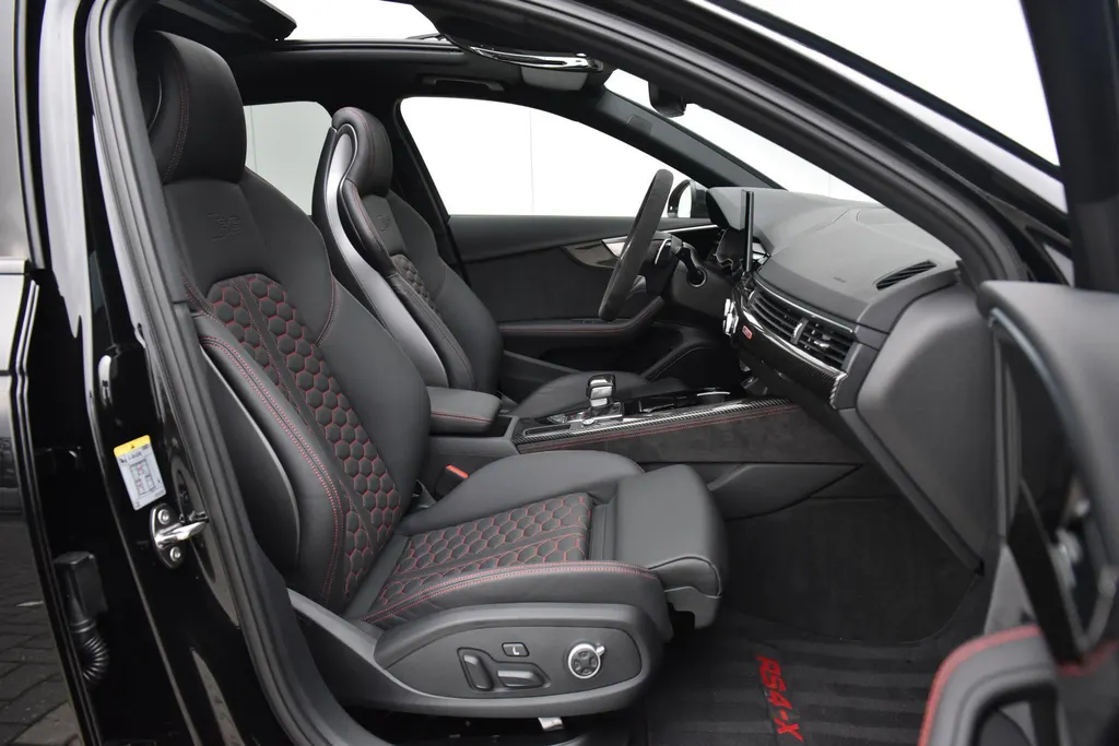 Audi RS4 Avant ABT RS4 X 1/60