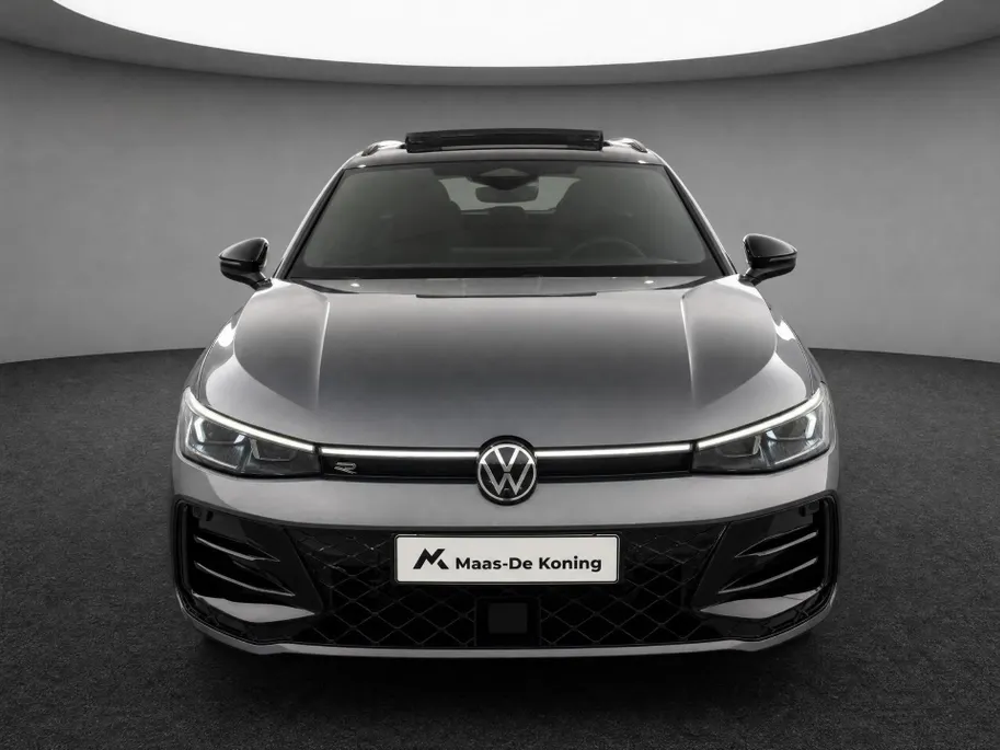 Volkswagen Passat Variant 1.5eHybrid 200kW/272PK R-Line Black Style · Panoramadak · Leder · Trekhaak · 360°Camera · Garantie t/m 24-08-2030 of 100000km.