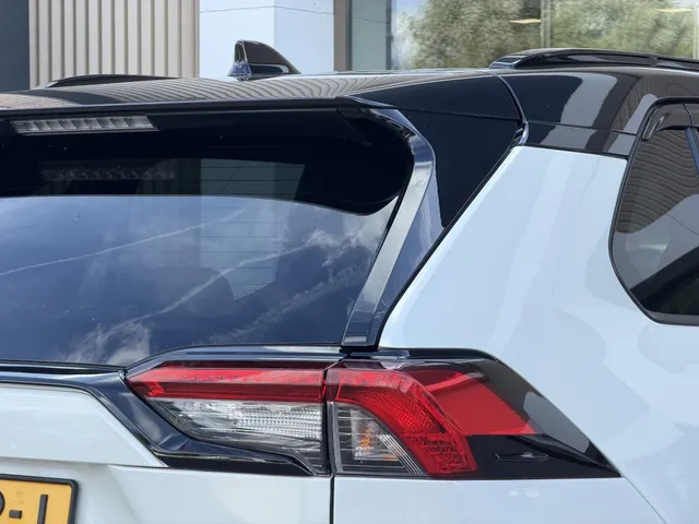 Toyota RAV4 2.5 Hybrid AWD Bi-Tone