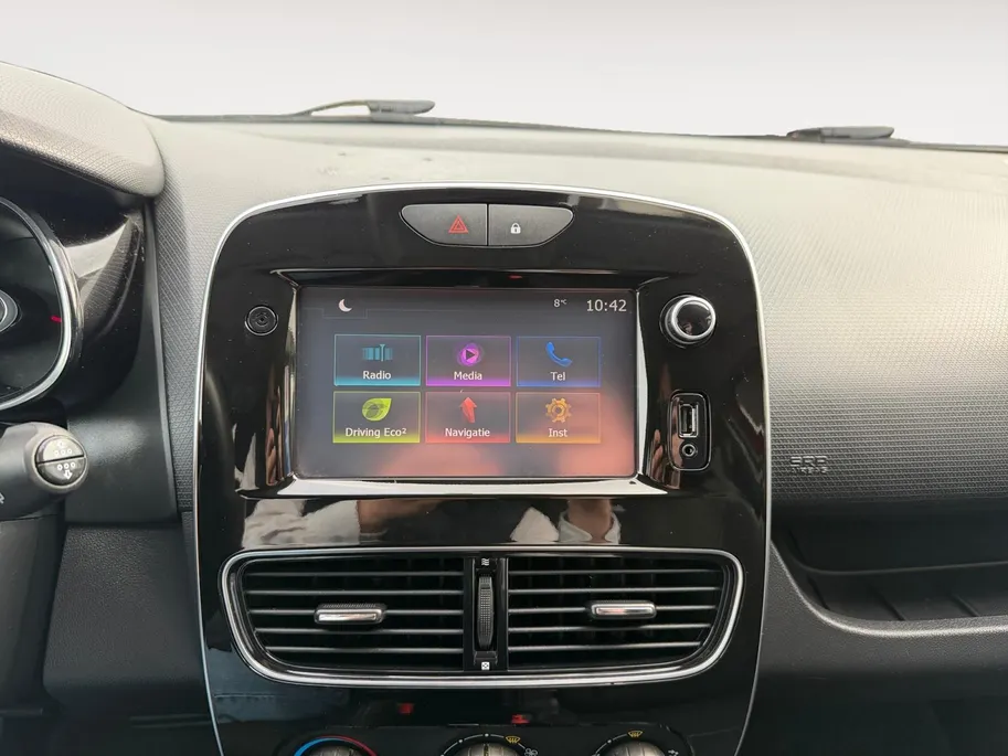 Renault Clio Estate 1.2 TCe Limited | Automaat | Navigatie | Bluetooth | Airco | Parkeersensoren | Cruise Control | 12 Maanden BOVAG Garantie
