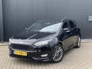 Ford Focus 1.0 Ecoboost 125 pk ST-Line Wagon Navigatie - Apple Carplay/ Android Auto - Active Park Assist - Privacy Glass