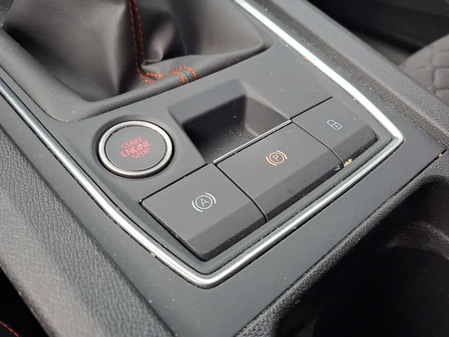 SEAT Leon Sportstourer 1.5 TSI FR Business Intense | Navigatiesysteem full map | Apple Carplay/Android Auto | Elektrisch bedienbare achterklep | Achteruitrijcamera | Stoel en Stuur Verwarming | Cruise control adaptief