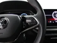 Škoda Octavia Combi 1.4 TSI iV PHEV 245pk DSG RS · Inklapbare Trekhaak · Head-Up Display · Matrix LED · Stoelverwarming · ACC · Keyless ·