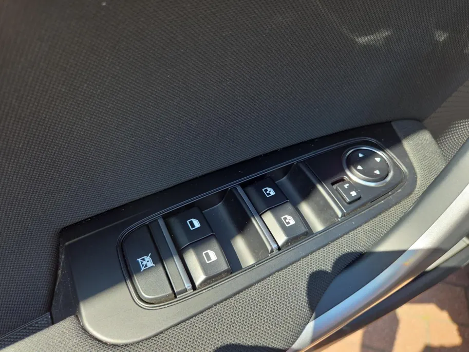 Kia Ceed Sportswagon 1.0 T-GDi ComfortLine | cruise control adaptief en stuurhulp| Carplay | Camera | navigatie | Metallic lak | Fabrieksgarantie t/m 5-8-2032 + 3x 1 jaar* | NAP