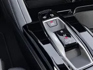 Audi Q5 2.0 TFSI e-hybrid 299PK S-tronic Quattro S Line · Panoramadak · Leder · 360 Camera · Drive select ·  Wegklapbare Trekhaak · Garantie t/m 21-05-2030 of 120000km