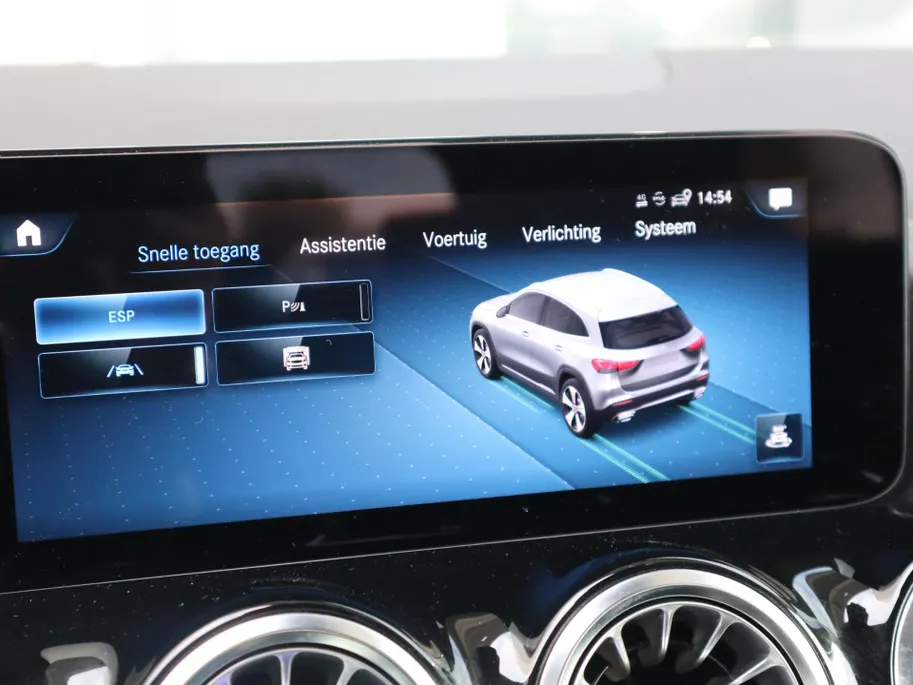 Mercedes-Benz GLA 250 e AMG Line l Trekhaak l Panoramadak l Keyless l Stoelverwarming l Memory