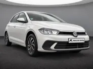 Volkswagen Polo 1.0 TSI 95pk Life Edition · Camera · Apple/Android Car Play · P-Sensoren · Airco · Trekhaak · 15'' Inch · Garantie t/m 29-09-2028 of 100.000km