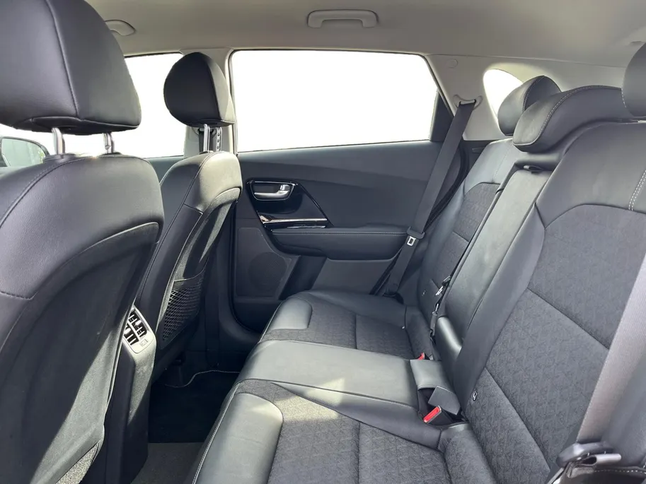Kia Niro 1.6 GDi Hybrid DynamicLine | Lage kilometerstand | Dealeronderhouden | Climate Control | Parkeercamera | Parkeersensoren