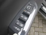 Kia EV5 GT-PlusLine 81.4 kWh | Schuifdak | Stuur-/stoelverwarming + ventilatie | Warmtepomp | 360 Camera | Elek. stoelverst. | Leer | HUD | LED | 19" LM |