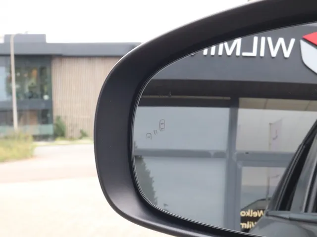 Suzuki S-Cross 1.4 BoosterJet Style Hybrid AdaptiveCruise | Carplay | 360 camera