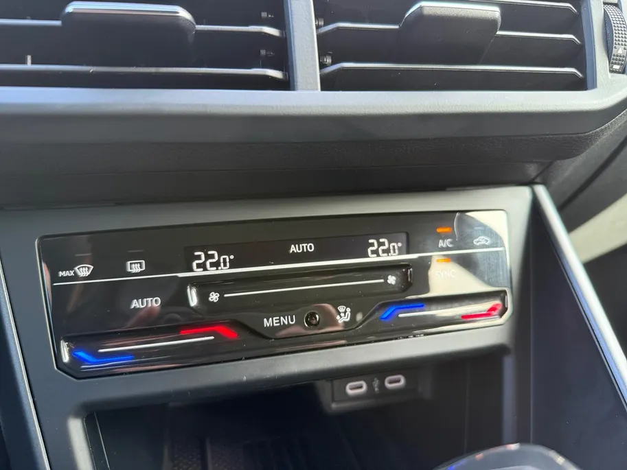 Volkswagen Taigo 1.0 TSI R-Line *Automaat*Navi via Carplay*Camera*Parkeersensoren*Climate Control*LM.Velgen*Zeer nette auto!