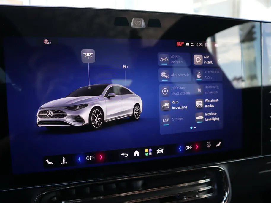 Mercedes-Benz CLA 180 Business Solution AMG l Trekhaak l Panoramadak l stoelverwarming