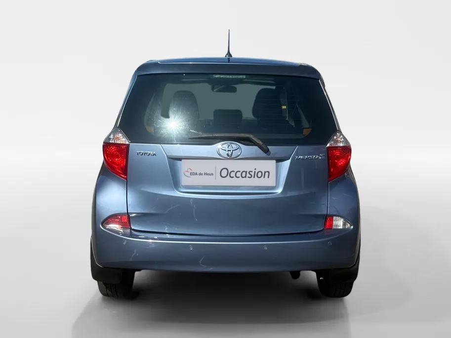 Toyota Verso-S 1.3 VVT-i Dynamic | Achteruitrij Camera | Panorama Dak | Parkeersensoren | Airco | Bluetooth | Hoge Instap | 12 Maanden Bovag Garantie