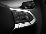 Volkswagen Golf variant Life Edition 1.5 eTSI 116 pk 7 versn. DSG · Achteruitrijcamera · draadloze telefoonlader · Trekhaak inklapbaar, met elektrische ontgrendeling ·