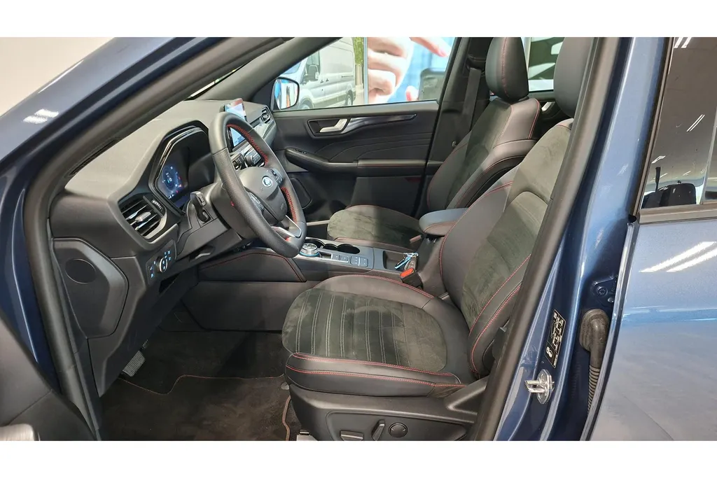 Ford Kuga 2.5 PHEV 225PK ST-Line X | Panoramadak | Trekhaak | Winter Pack | Adap. Cruise | HUD |