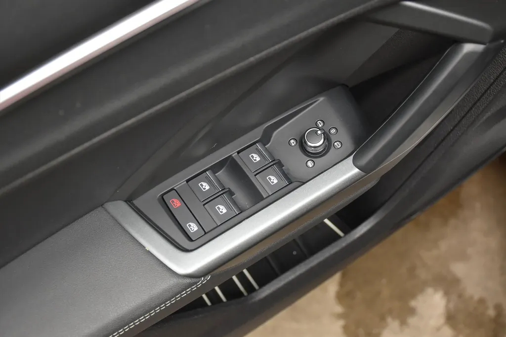Audi Q3 35 TFSI S Edition S-Line |Virtual Cockpit |Trekhaak |50dkm