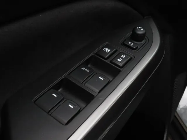 Suzuki Vitara 1.4 BoosterJet Hybrid Style Trekhaak | Adaptive Cruise | Two tone