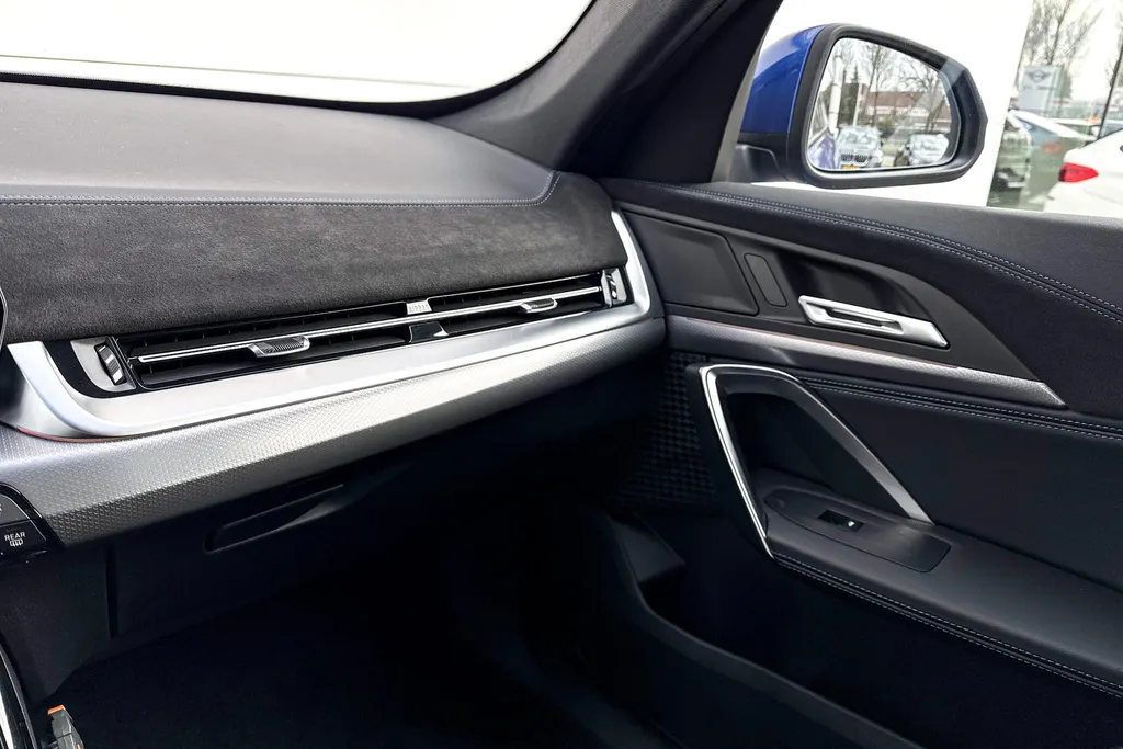 BMW iX1 eDrive20 67 kWh M Sport Edition