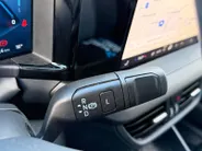 Ford E-Transit Cour. Limited 44 kWh | 1e eigenaar | Automaat | Trekhaak | Adapt. Cruise control | BLIS | Winter pack | Parkeersensoren voor en achter | Achteruitrijcamera | Navigatie | Apple carplay & Android auto | Fabrieksgarantie |