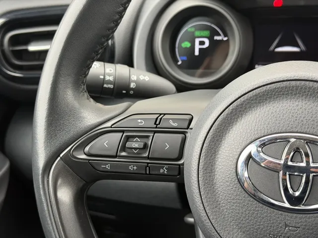Toyota Yaris 1.5 Hybrid Dynamic | Keyless | Camera | Adapt. Cruise VERKOCHT