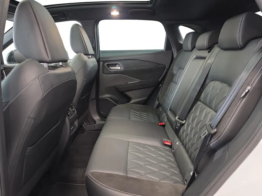 Nissan QASHQAI 1.5 e-Power Tekna Plus | Full option | Two-tone | Elektrische stoelen & achterklep | Head-up display | Massage stoelen