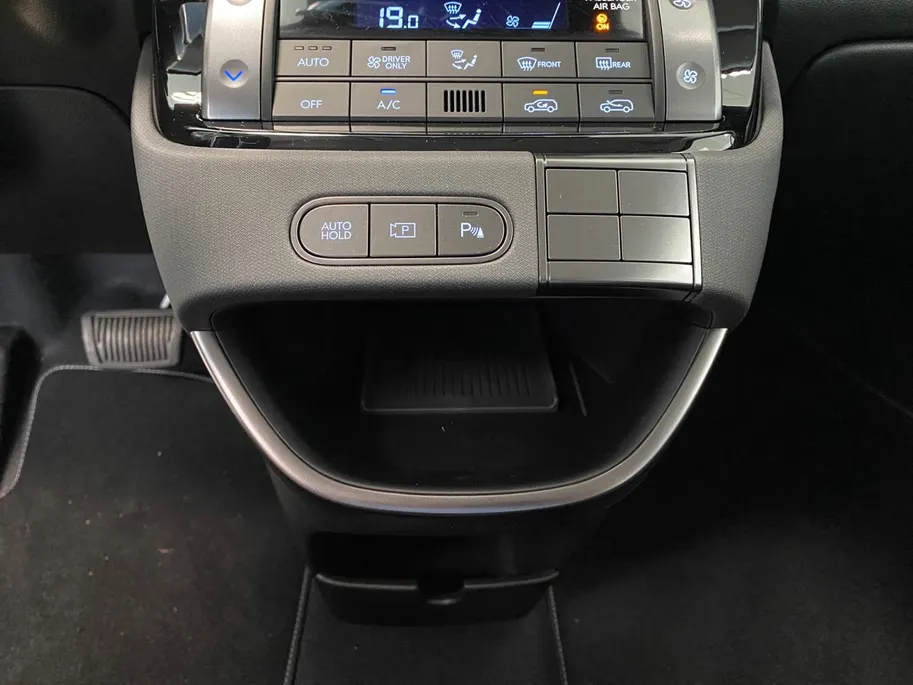 Hyundai Inster 49 KWH | PULSE | NAVI | SIDEBARS | BLACK PACK |