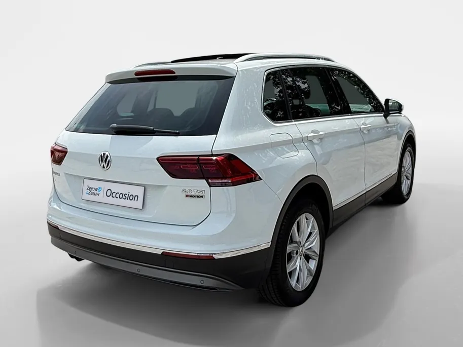 Volkswagen Tiguan 2.0 TSI 4Motion Highline | PAN. DAK | ELEKTR. TREKHAAK | STOELVERWARMING | NL-AUTO | DEALERONDERHOUDEN | ETC..