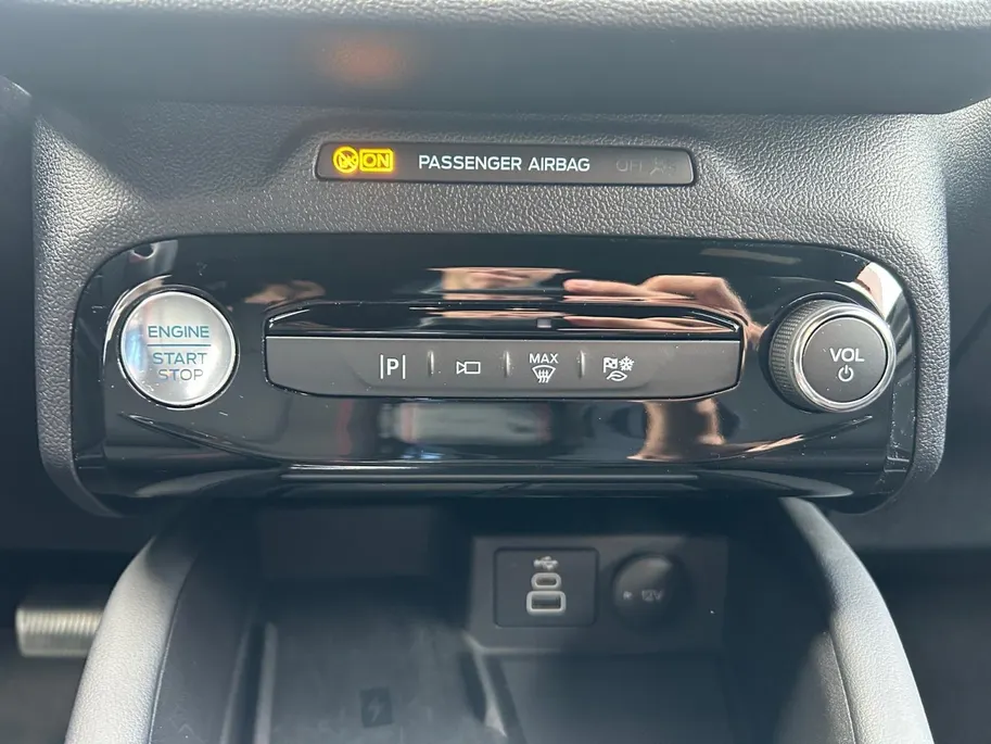 Ford Kuga 2.5 PHEV ST-Line | Adaptieve Cruise Control | Stoel/Stuur/Voorruitverwarming | navigatie | Draadloze Apple/android Carplay |