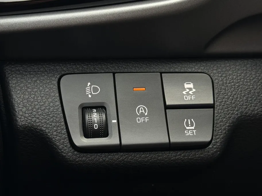Kia Stonic 1.0 T-GDi MHEV DynamicPlusLine | Apple Carplay / Android Auto | Navigatiesysteem | Stoel + Stuurverwarming | Licht + Regensensor | Parkeersensoren + Camera Achter | Cruise Control | 16' Lichtmetalen Velgen