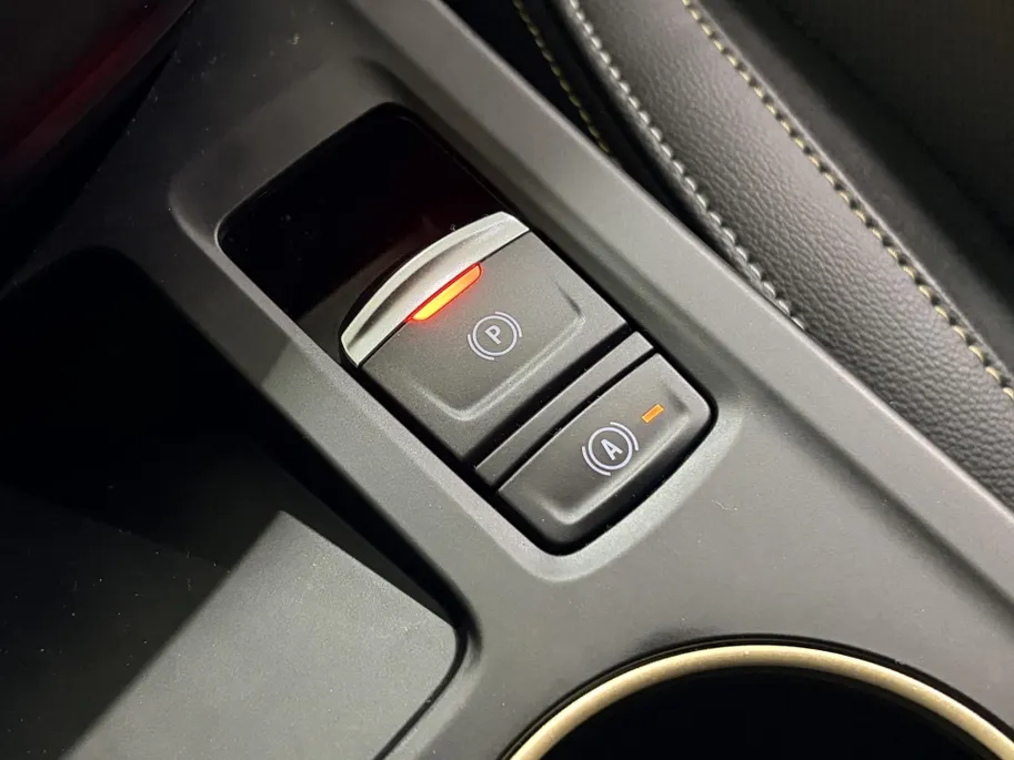 Renault Arkana 145PK E-Tech Hybrid E-Tech Engineered Automaat | 1e eigenaar | Navi | Camera | Parkeersensoren | Apple CarPlay/Android Auto | Lichtmetalen Velgen | Achterspoiler | Cruise Control | Armsteun | Elektrisch verstelbare stoelen |