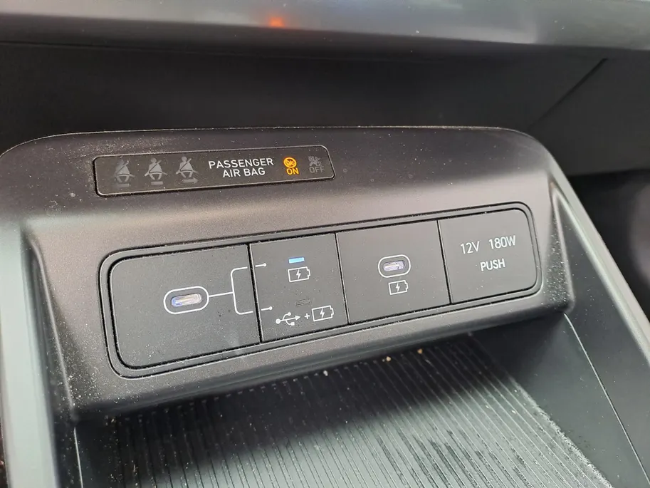 Hyundai Kona 1.6 GDI HEV Comfort Smart AUTOMAAT | Trekhaak | Stoel/Stuur verwarming | Camera | Navigatie | Adaptieve Cruise | Apple Carplay/Android Auto | Hybride