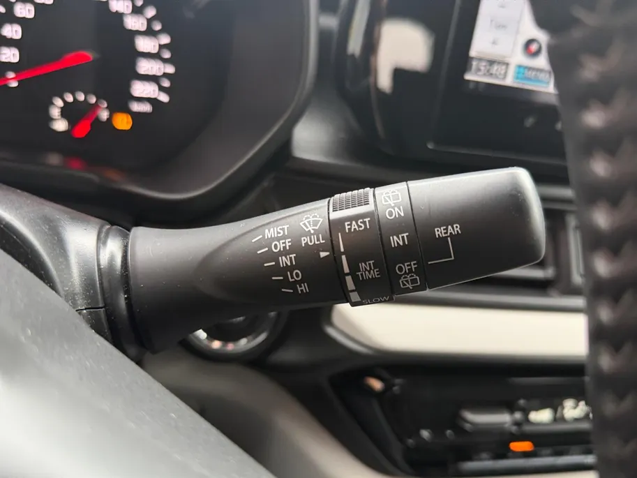 Suzuki Swift 1.2 Select Smart Hybrid 82PK | All Season banden | Navigatie | Climate Control | Adaptive Cruise Control | Achteruitrijcamera | Parkeersensoren achter | Stoelverwarming |