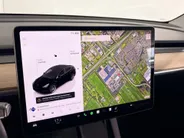 Tesla Model Y 351PK Long Range AWD 75 kWh Automaat | 1e eigenaar | Panoramadak | Basic Autopilot | 360 Camera | Stoelverwarming | Leder | Elektrische Achterklep | Elektrische Stoelen | Full LED |