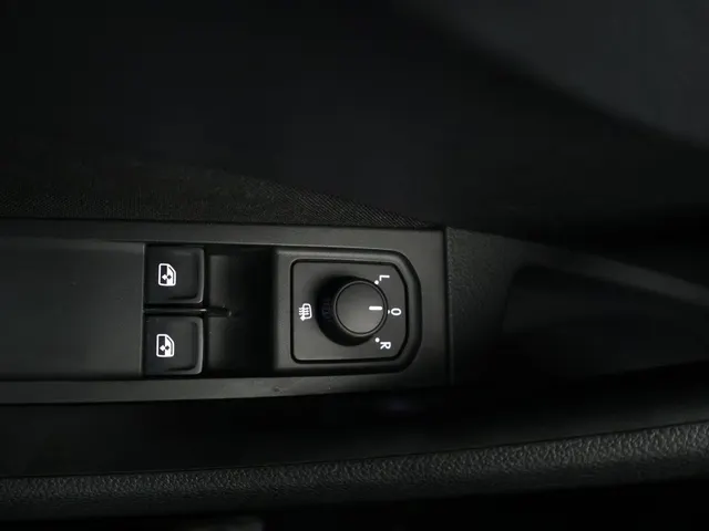 Škoda Kamiq 1.0 TSI Ambition Apple CarPlay | Android Auto