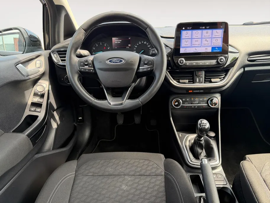Ford Fiesta 1.0 EcoBoost Hybrid Titanium | Dealer onderhouden | NL auto | Winter pack | Parkeersensor achter | Navigatie via carplay | Apple carplay & Android auto | Cruise control | Bovag garantie |