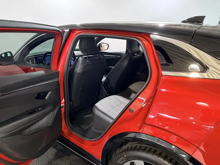 Renault Megane E-Tech 220PK EV60 Optimum Charge Techno Automaat | Pack Winter | Adaptive Cruise Control | 360 Camera | Apple CarPlay/Android Auto | Parkeersensoren | Full LED | Digital Cockpit | Lichtmetalen Velgen |