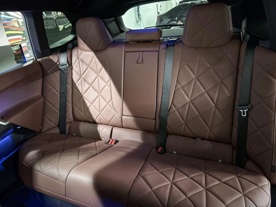 BMW iX xDrive60
