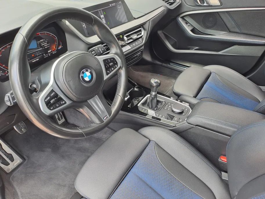 BMW 1 Serie 118i Business Edition M-exterieur pakket | Digitaal cockpit | Navigatie | Cruise | Climate | M-bekleding | M-stuur | Apple Carplay/Android Auto