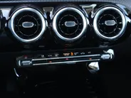 Mercedes-Benz CLA Shooting Brake 180 Business Solution Luxury l Keyless l Achteruitrij camera l Stoelverwarming