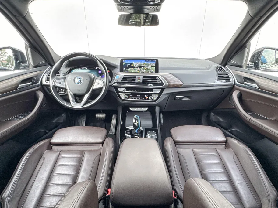 BMW iX3 High Executive
