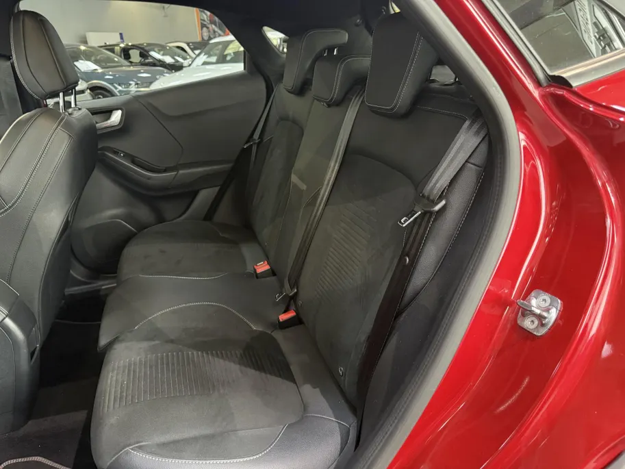 Ford Puma 1.5 EcoBoost ST-X 200 pk Performance Pack - Recaro sportstoelen - Navigatie - B&O Premium Audio - Winter Pack - Fantastic Red