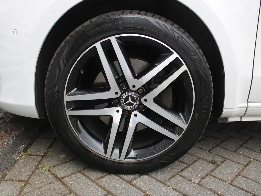 Mercedes-Benz Vito 119 CDI | Trekhaak | Camera | PDC  | 19' LM | Clima | Dodehoekdetectie | Comfortstoelen | LED | Automaat | Zeer nette bus |