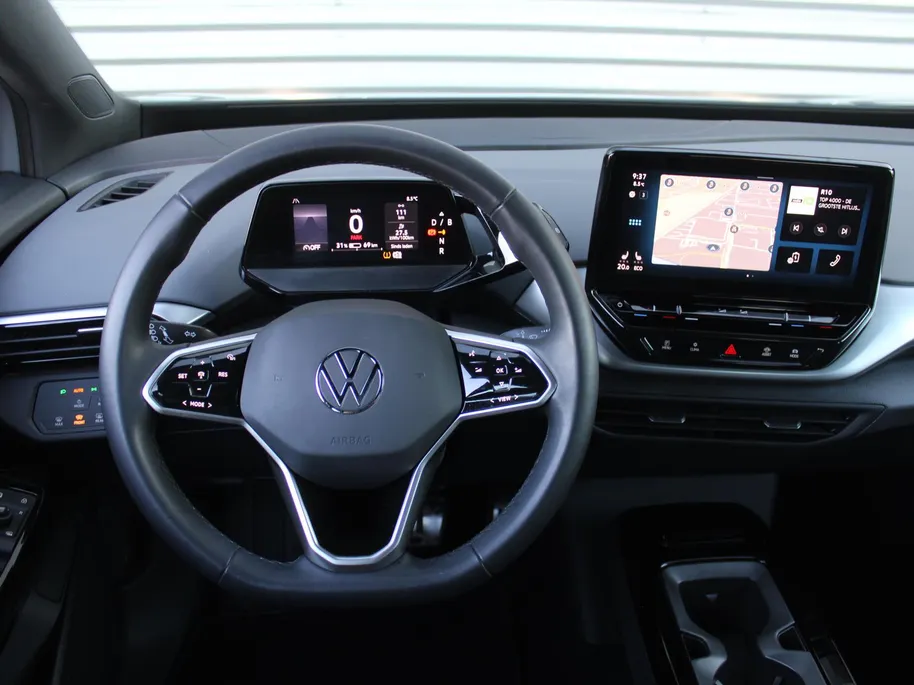 Volkswagen ID.4 Pure 52 kWh | Stuur- / Stoel- / Voorruit Verwarming | Clima | 19' LM | Cruise adapt. | PDC | Navi |