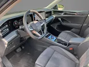 Volkswagen Tiguan 1.5eTSI 150kW/204PK Elegance DSG · Panoramadak · Trekhaak · 360°Camera + Parkeersensoren · Garantie t/m 01-10-2030 of 100000km.