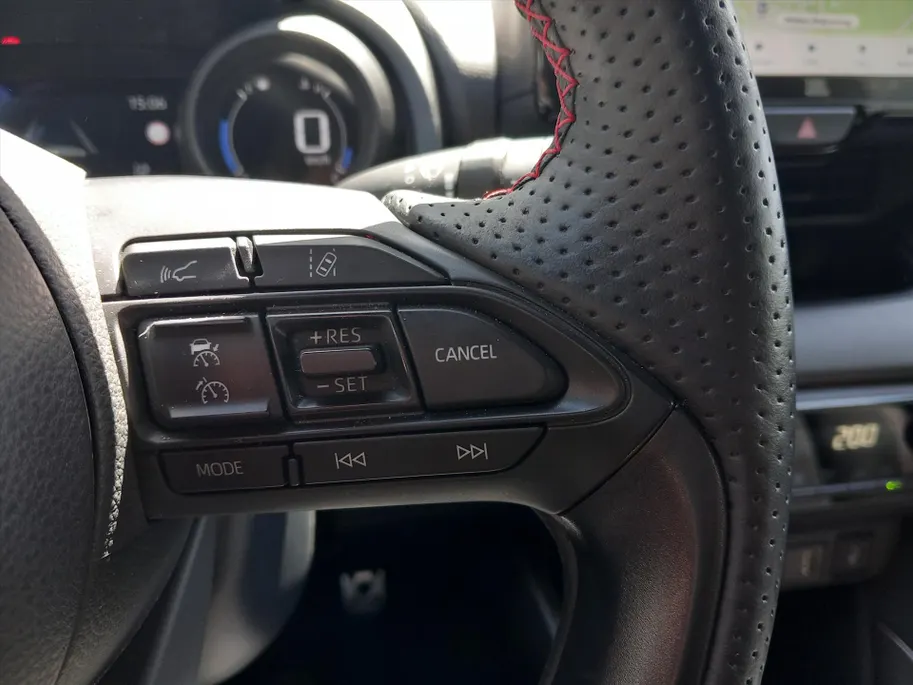 Toyota Yaris 1.5 Hybrid GR Sport /JBL / Climate / Cruise Control / Navi