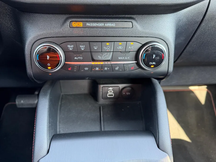 Ford Kuga 2.5 PHEV ST-Line | NL auto | 1500 kg trekgewicht | Automaat | Winter pack | Achteruitrijcamera | Parkeersensoren voor en achter | Cruise control | Apple carplay & Android auto | Bovag garantie |