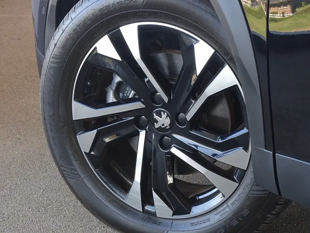 Peugeot e-2008 EV GT 50 kWh